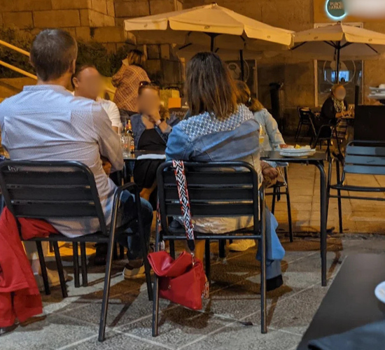 Exterior terraza cafetería Avro 540