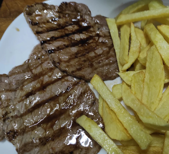 Filete de ternera con patatas caseras