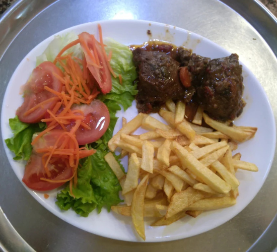 Plato combinado comida casera bar