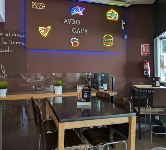 Interior cafetería Avro 540